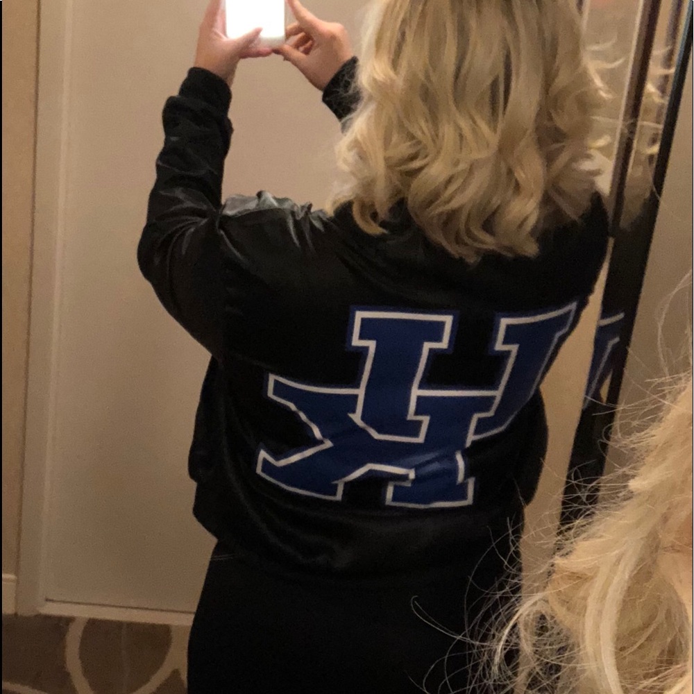 UK Wildcats VS Pink jacket